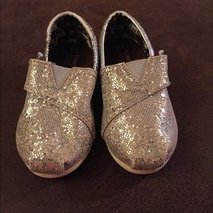 Silver glitter toms - toddler